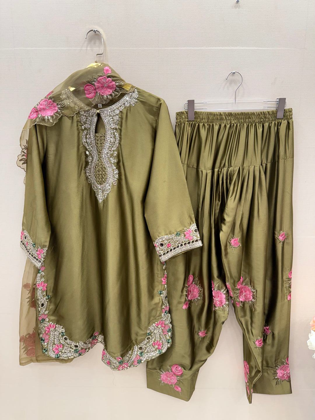 Pakistani Farshi salwar Suits