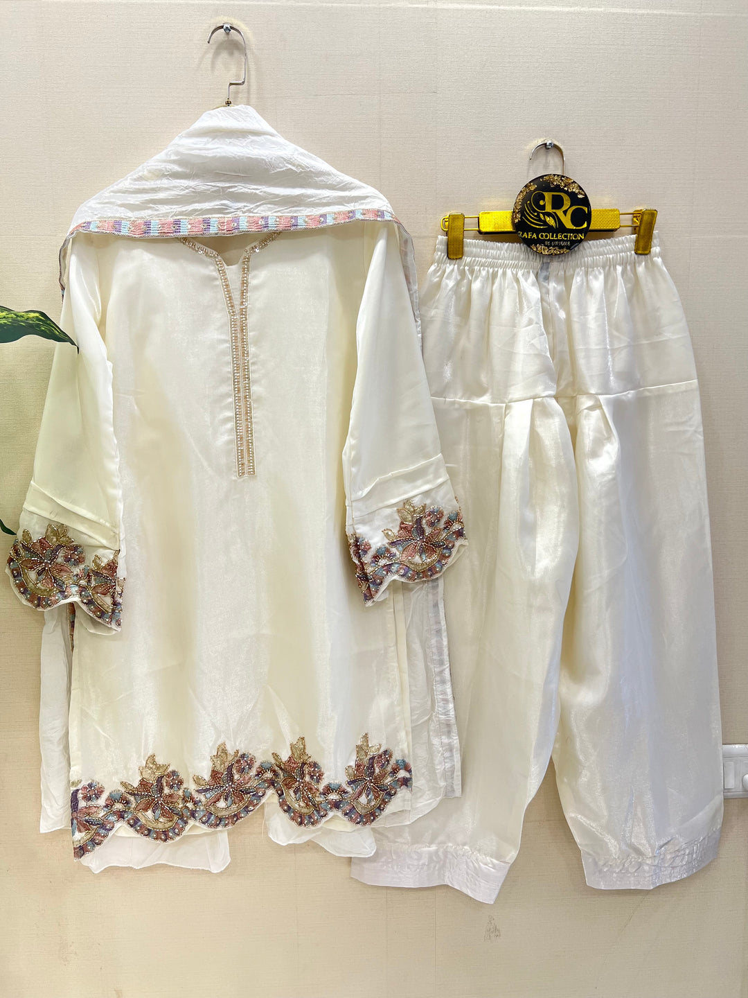 Pakistani Farshi suits