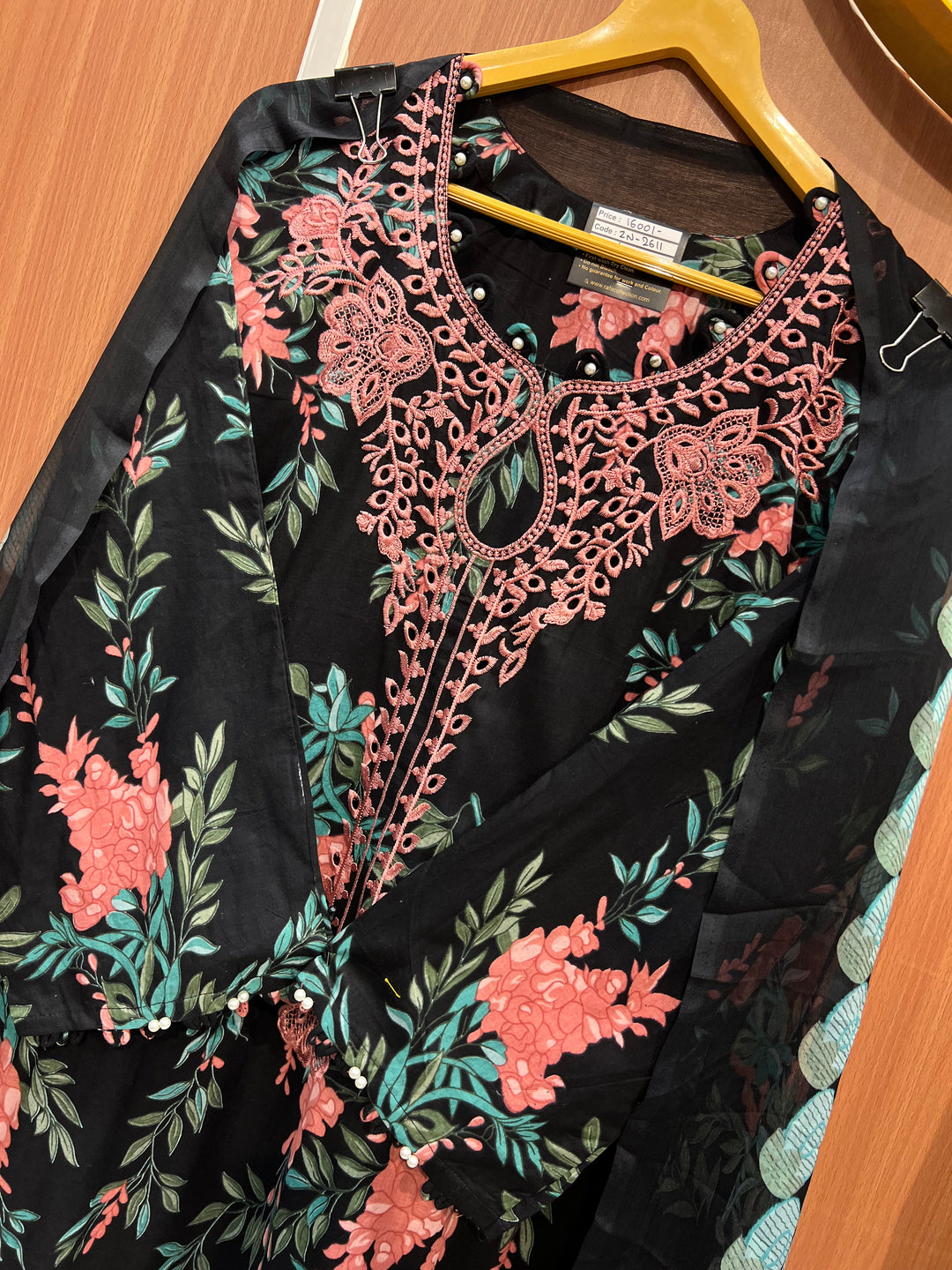 Pakistani embroided suits 2611