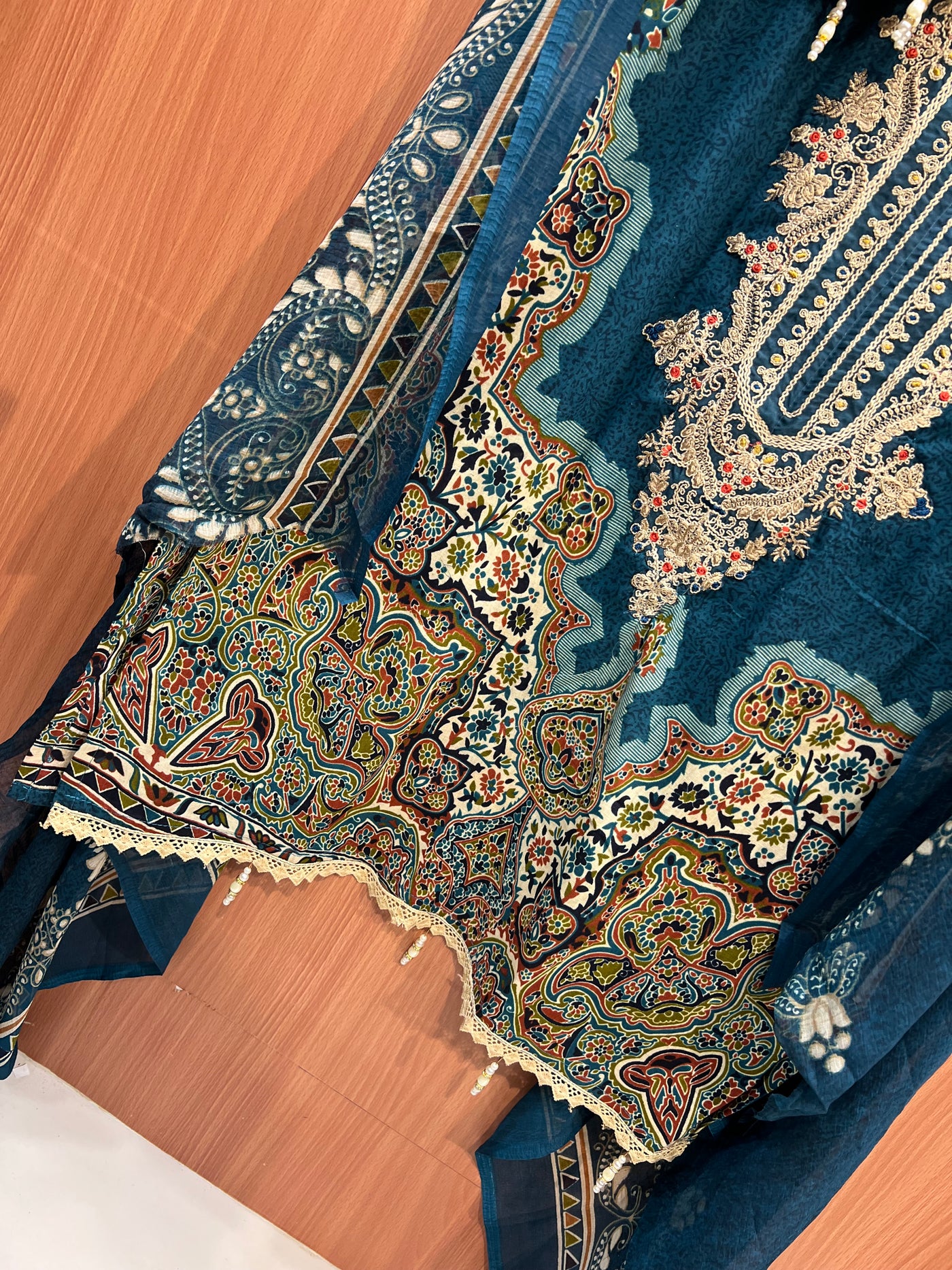 Traditional Pakistani Wear 2727