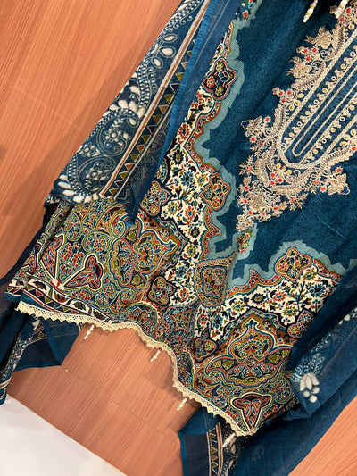 Traditional Pakistani Wear 2727