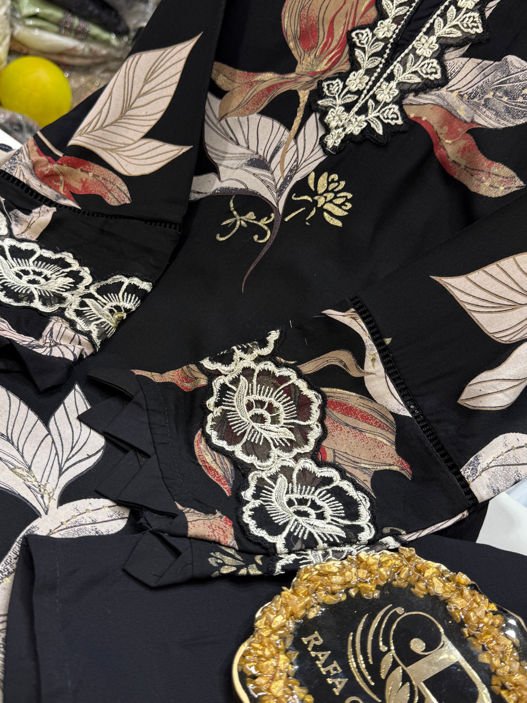 Pakistani cutwork suits 3116