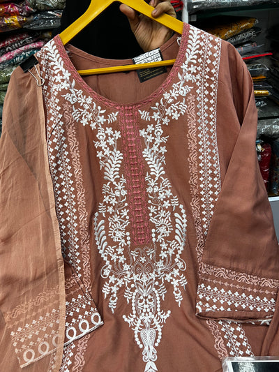 Embroidered suit 2555