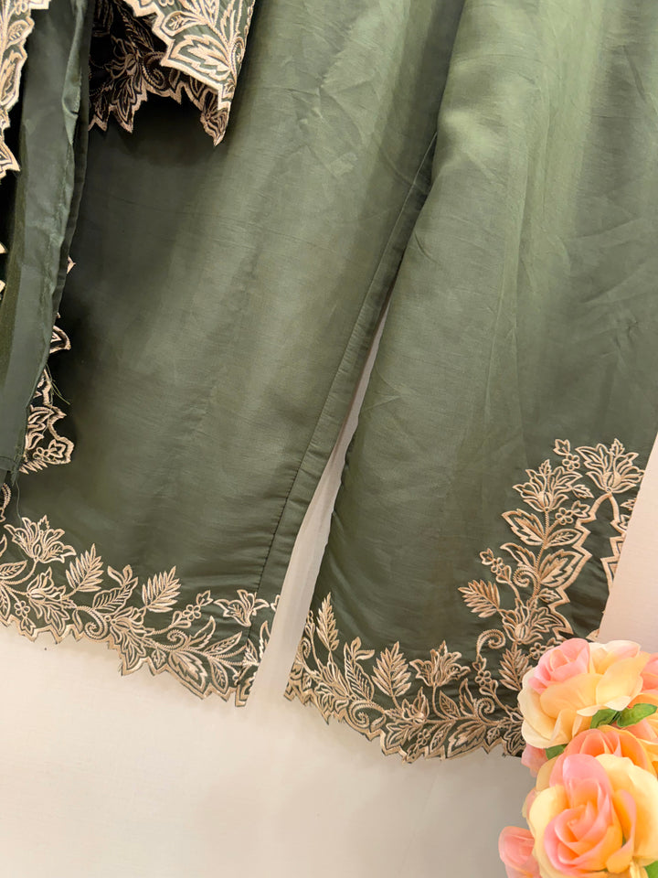 Pakistani cutwork suits 2982