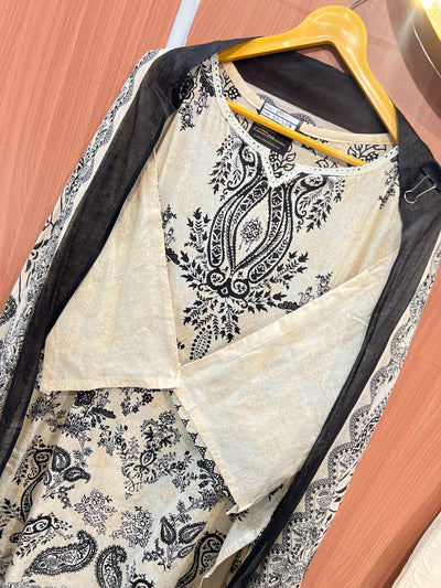 Pakistani formals 2618
