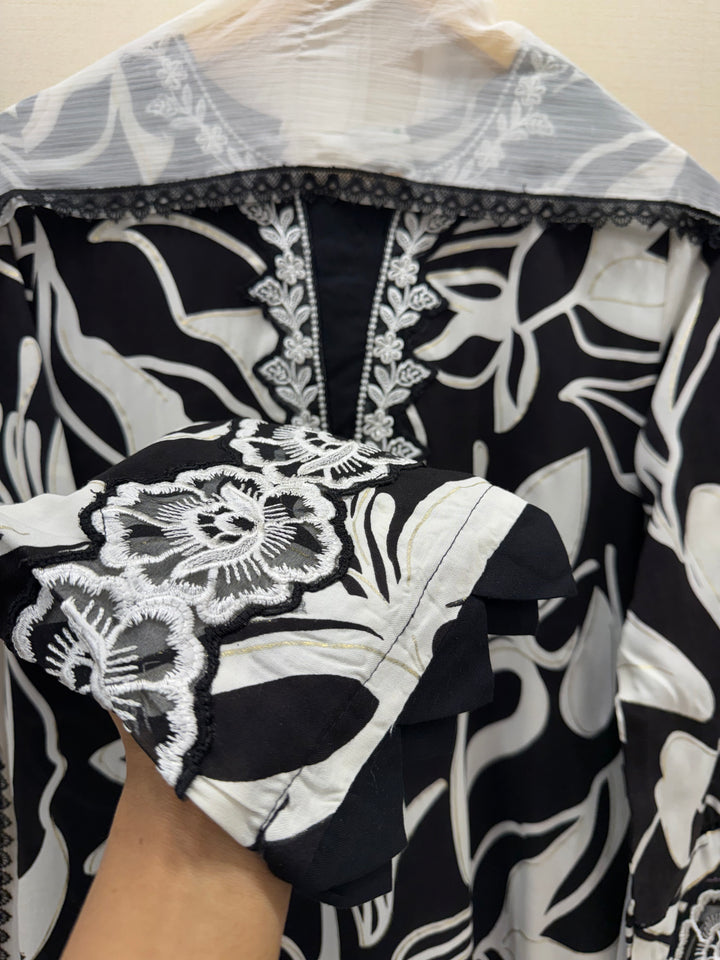 Pakistani cutwork suits 7056