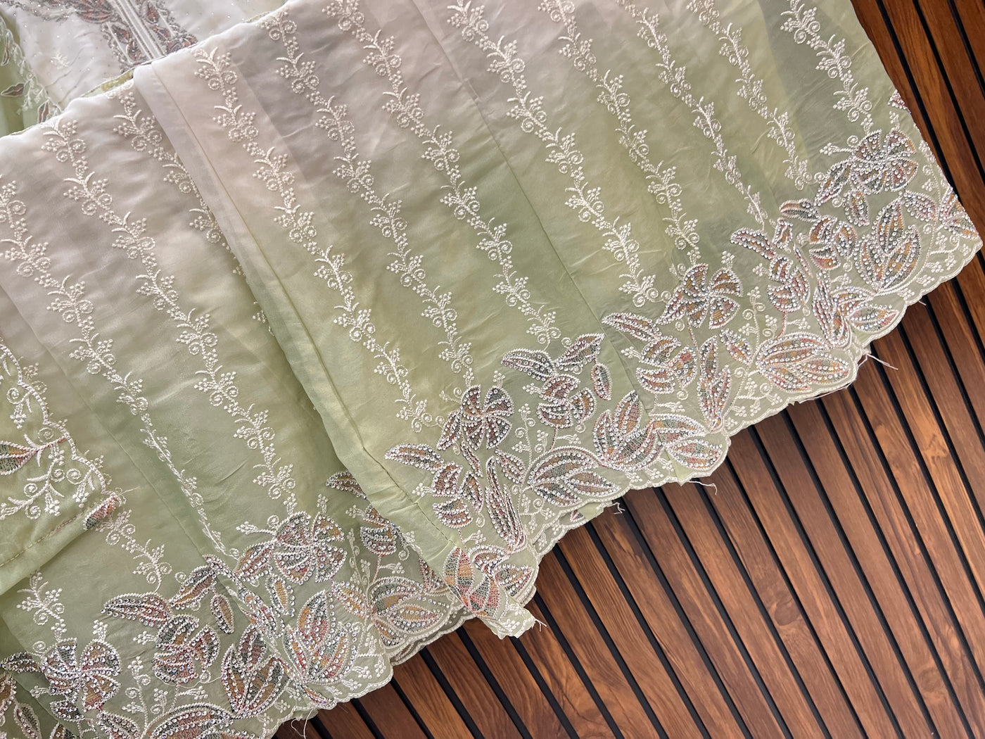 Pakistani party wear suits 17392