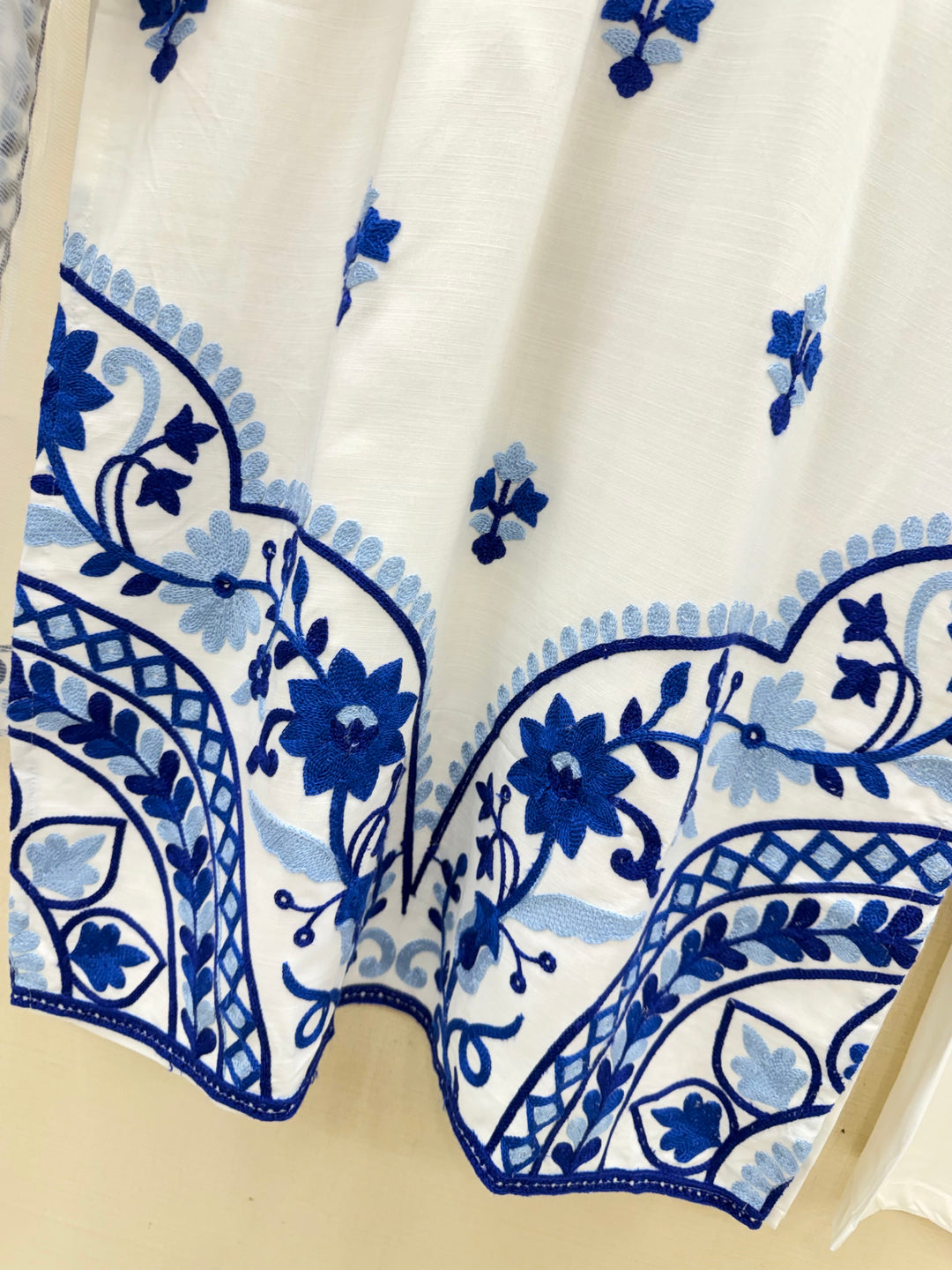 Kashmiri embroidered Pakistani suit