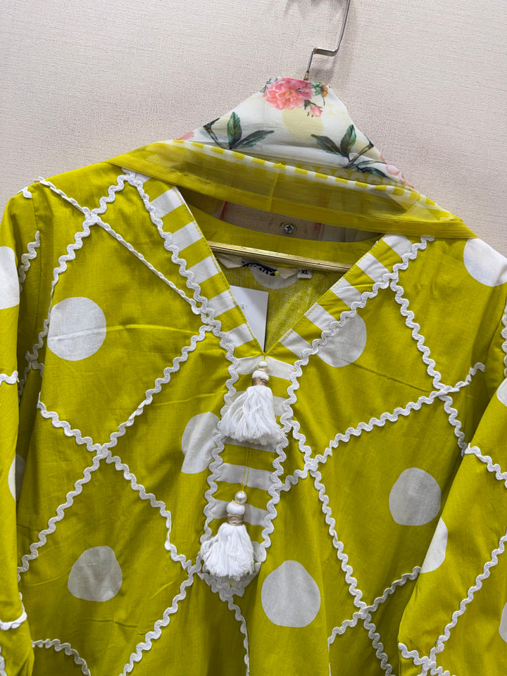 polka dot Pakistani Farshi suits