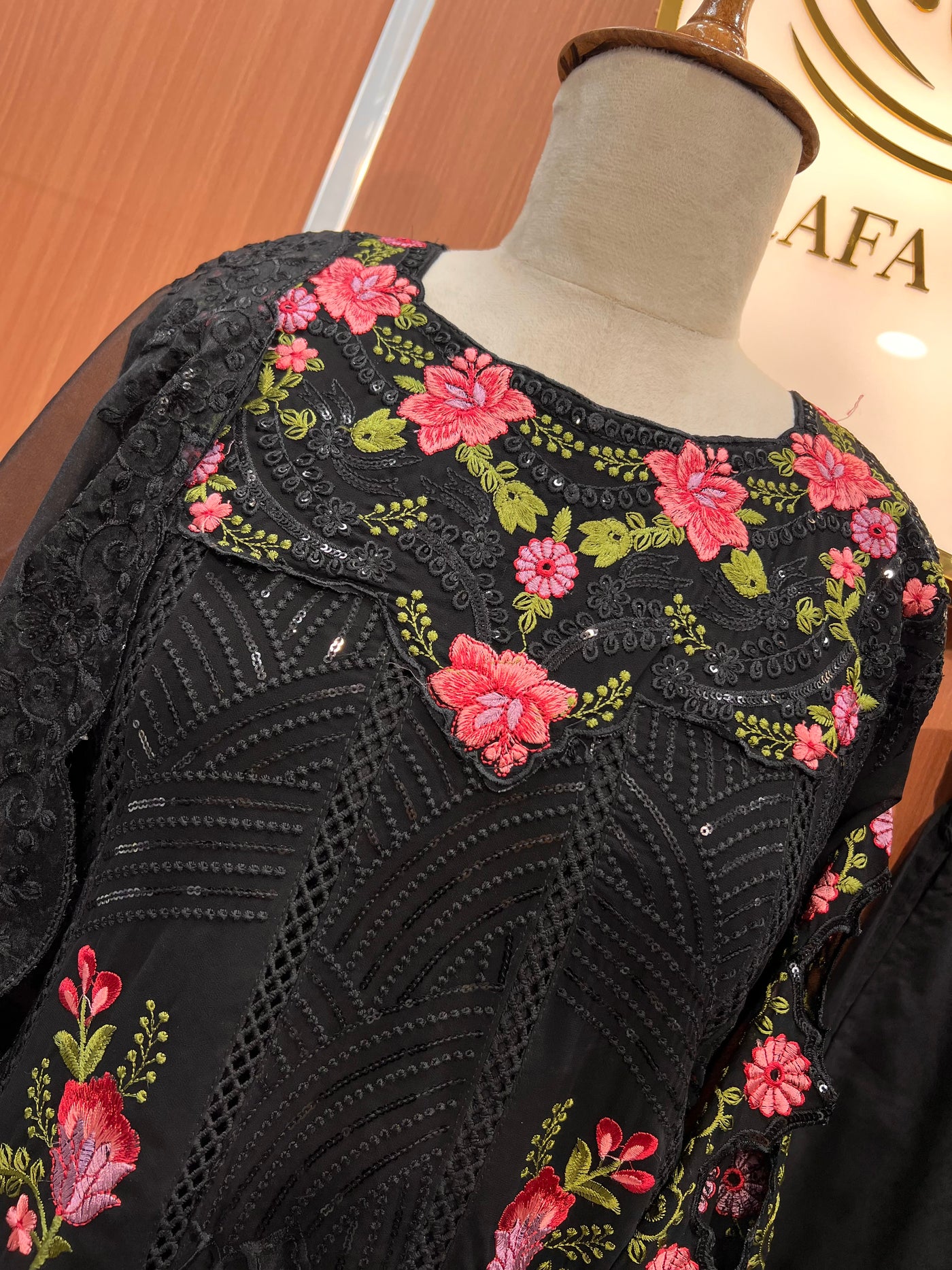 Premium pakistani suits 2531