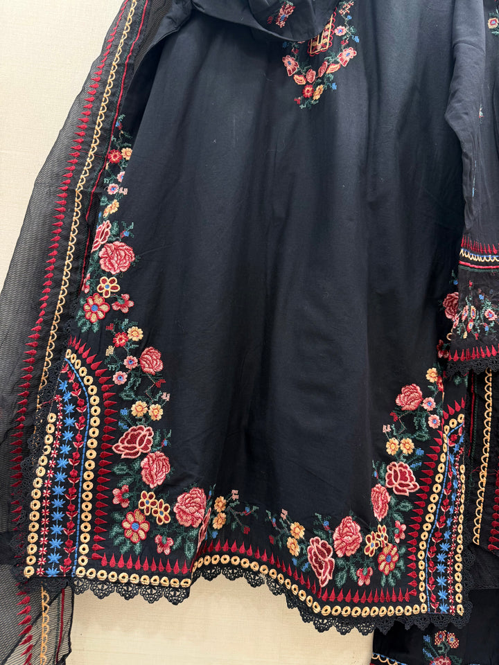 Pakistani Embroidered suits