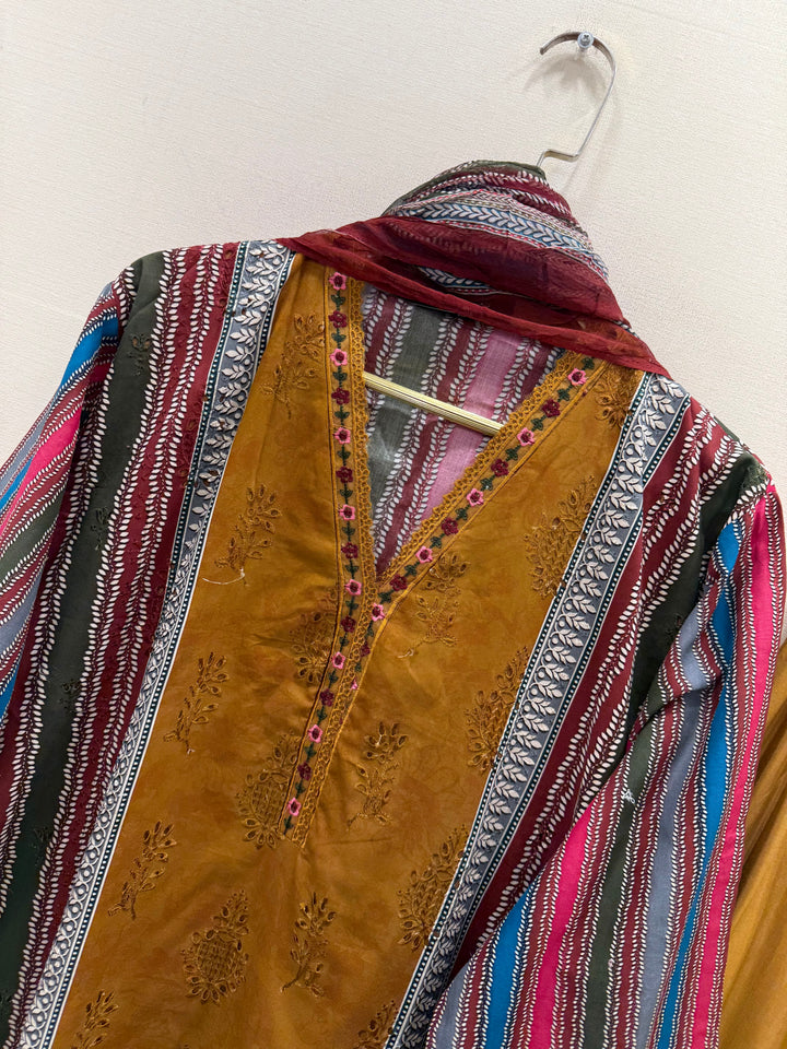 Pakistani chikankari suits