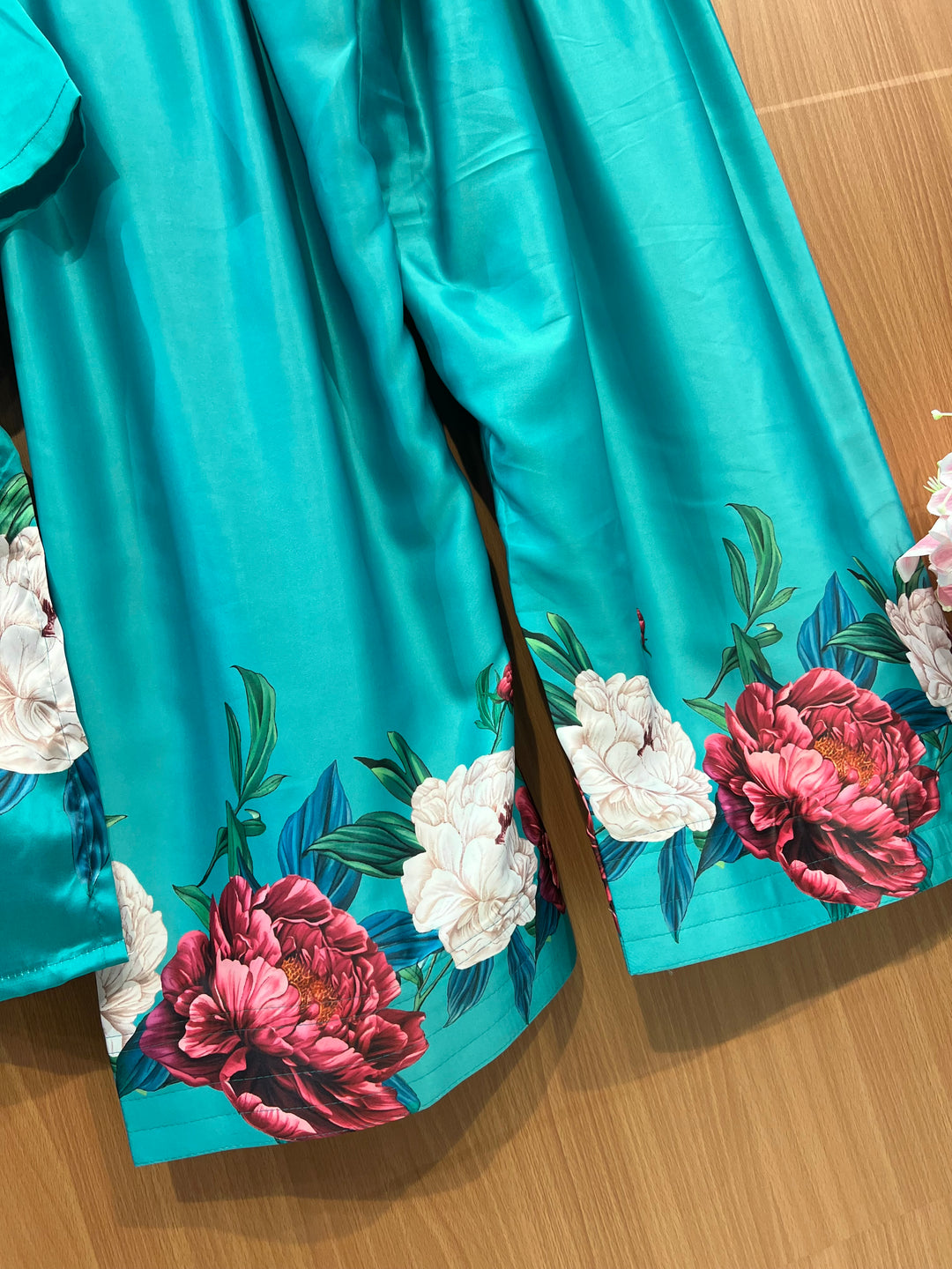 Satin farshi suits 2565