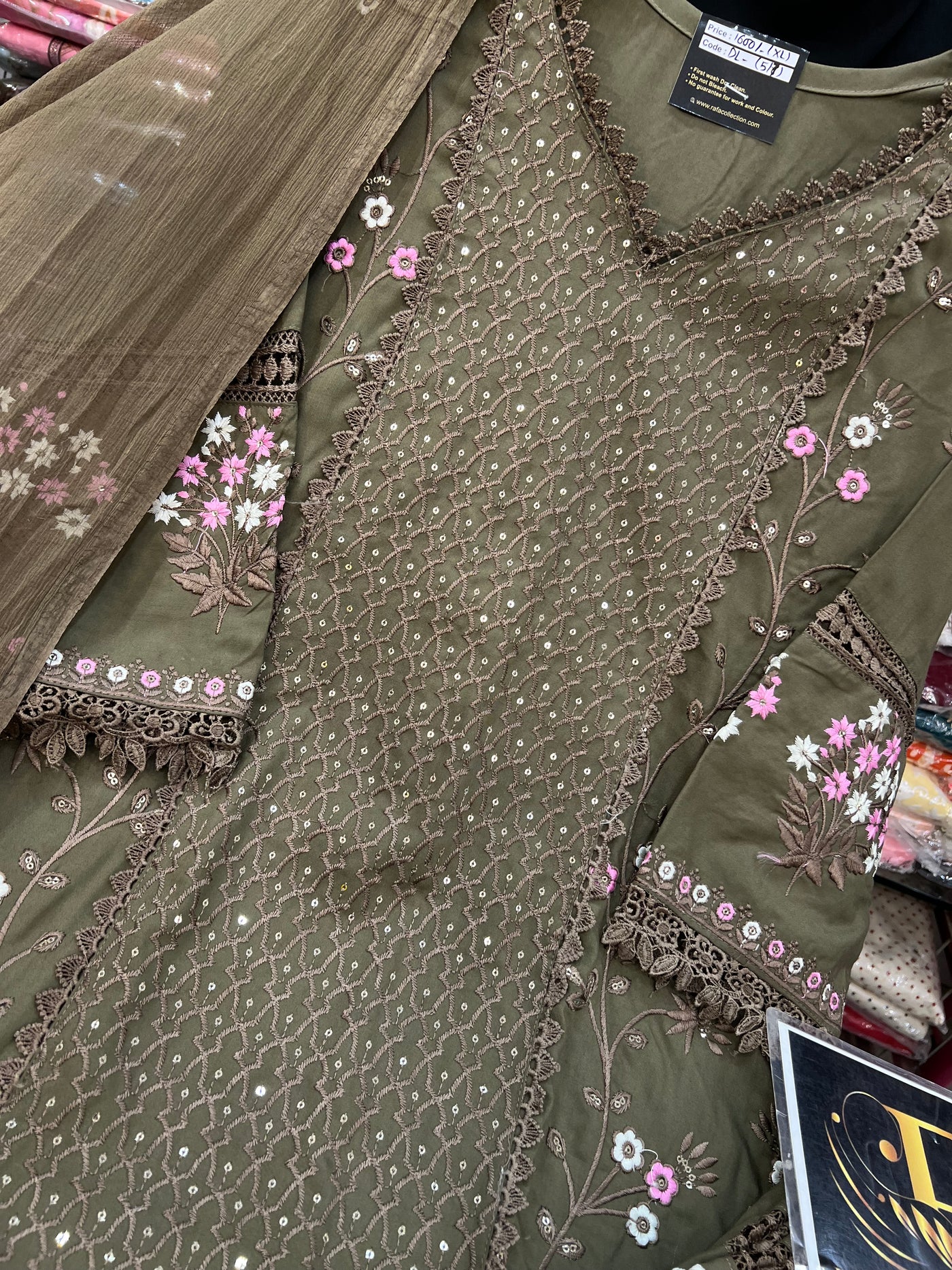 Paki Formals 517