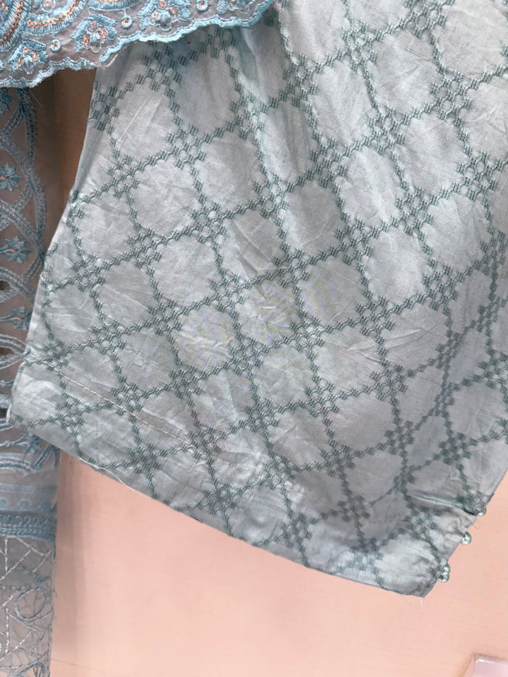 Pakistani cutwork suit 5009