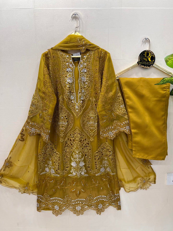 Pakistani Chinon suits