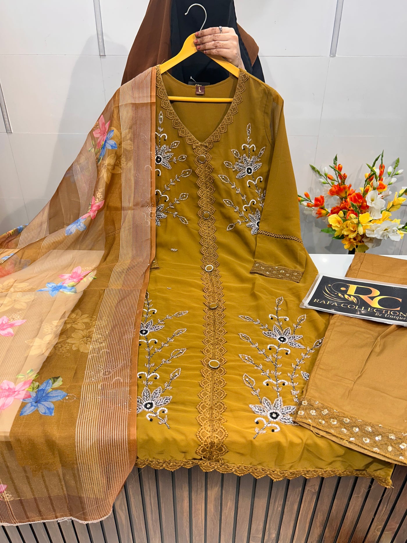Georgette Handwork Suit 1580