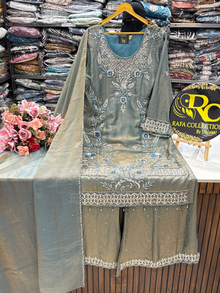 Pakitani handwork suits
