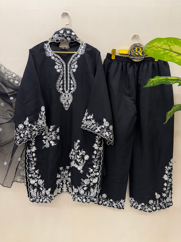 Pakistani embroidered suits 3003
