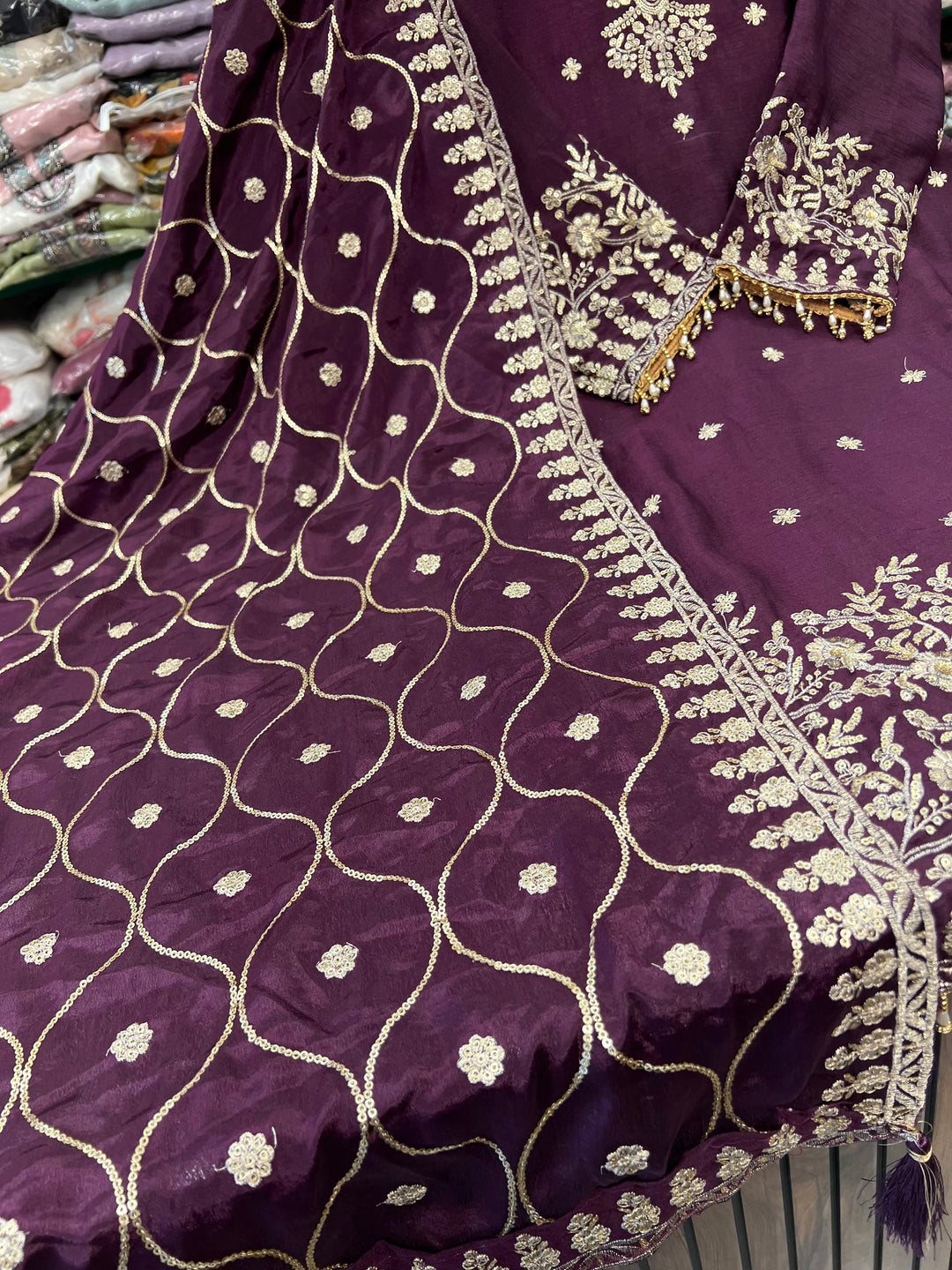 Party wear suits 3152