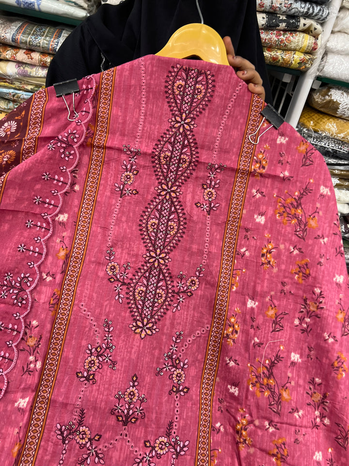 Chikankari Embroided Pakistani suits
129665