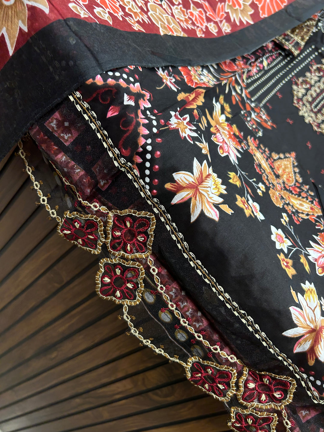 Pakistani embroided suit 1993