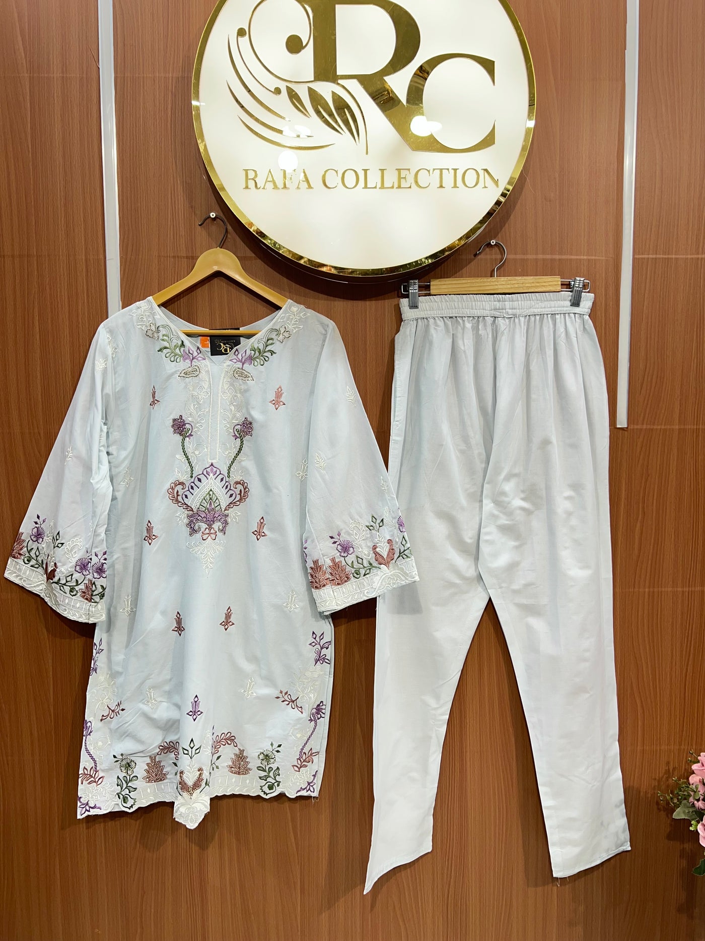 Pakistani co-ord sets 2652