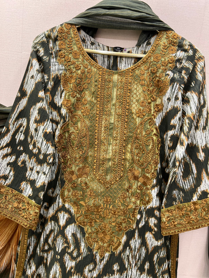 Pakistani Formals suits