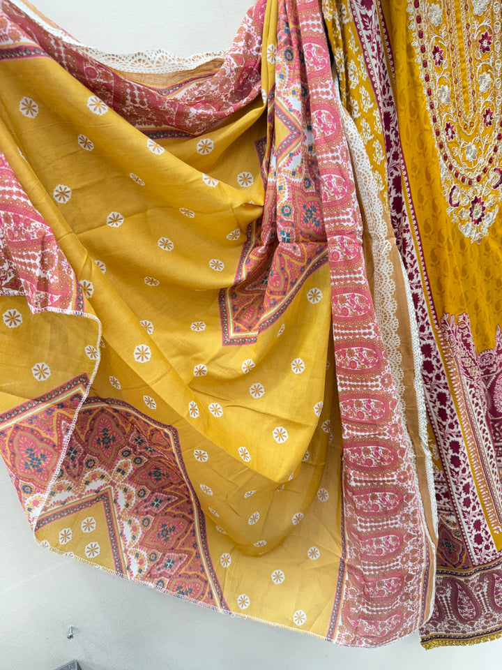 The Hermitage lawn suits 9976