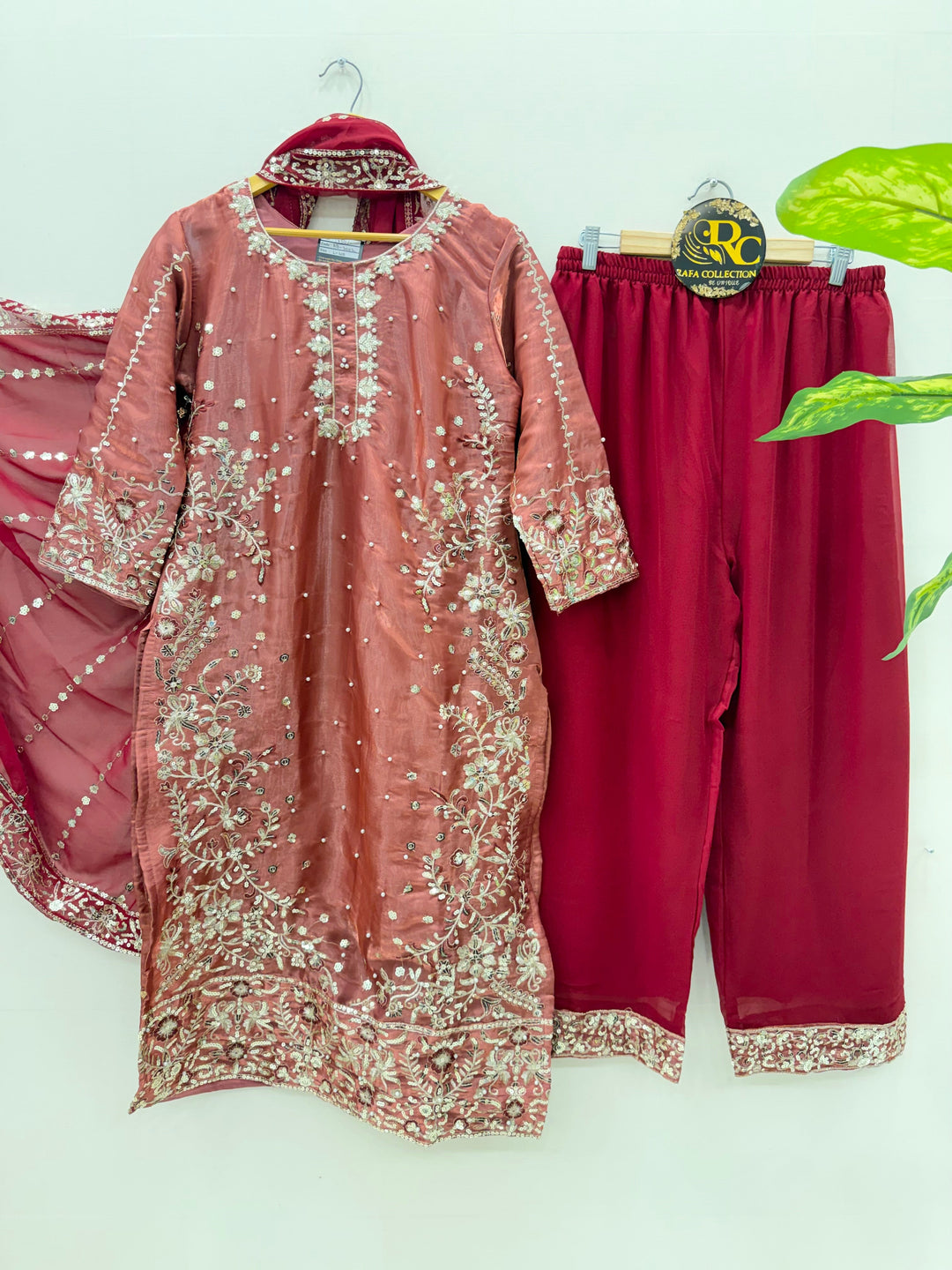 Sale Pakistani Suits