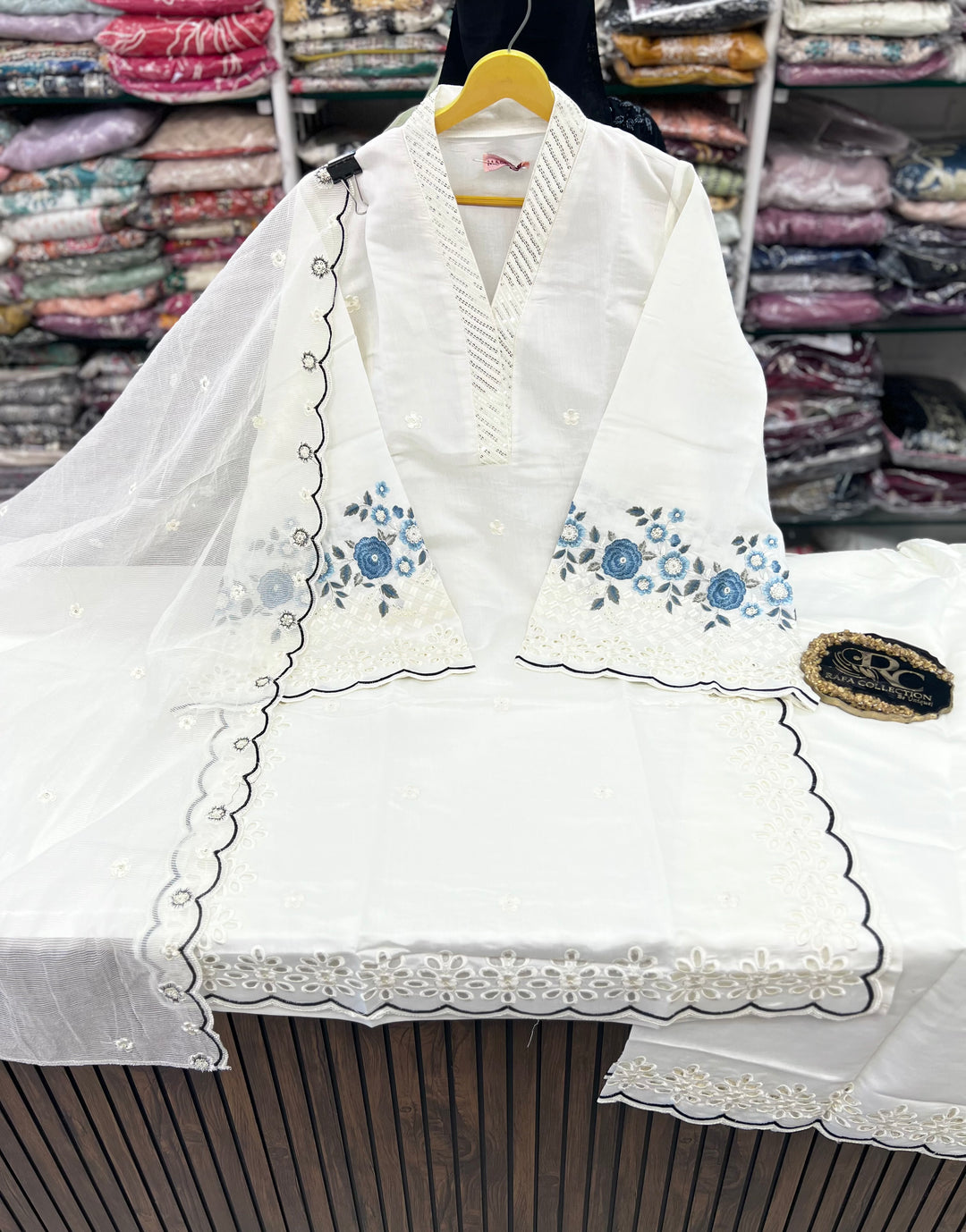 Pakistani formals suit 2648