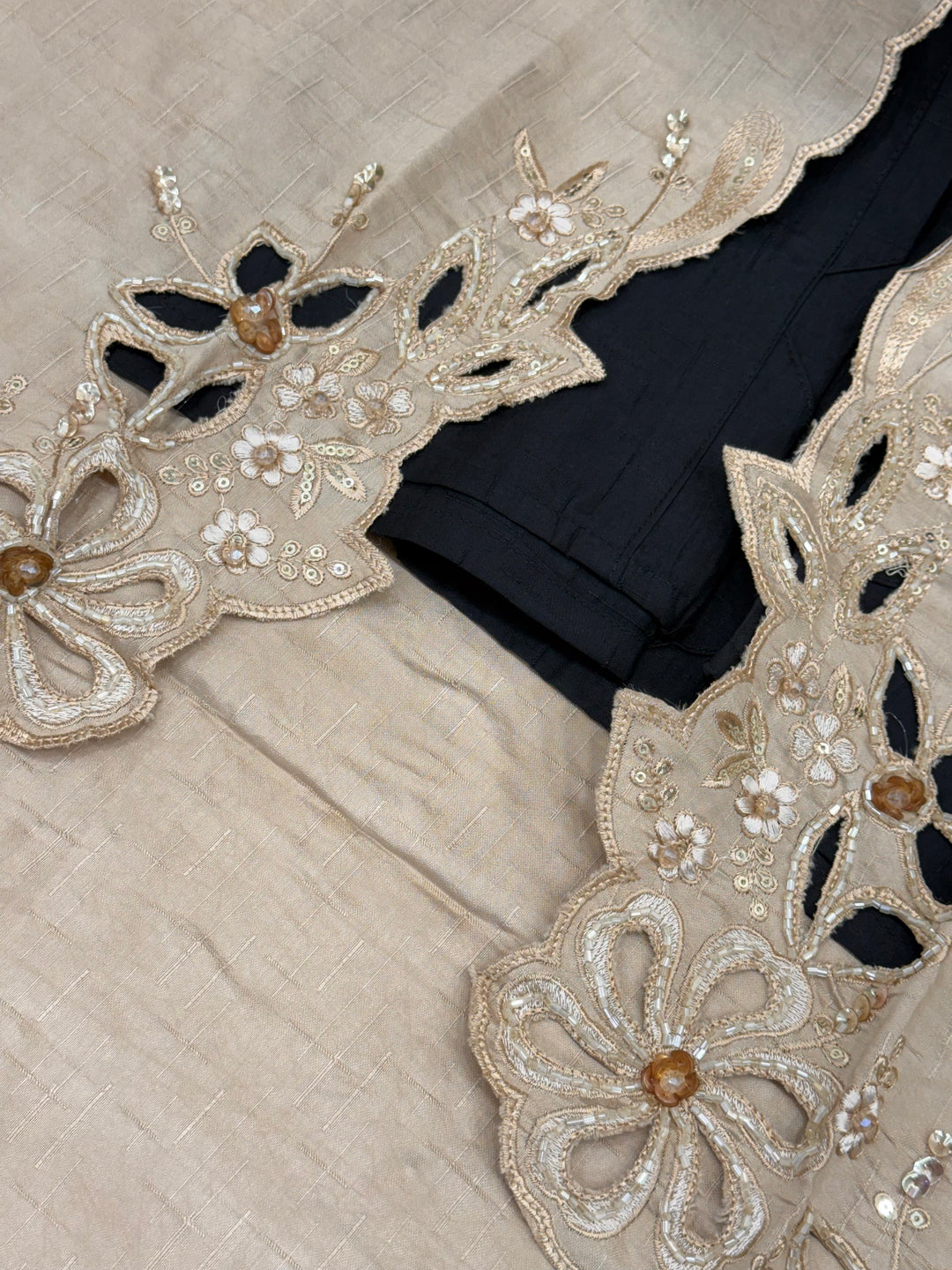 Premium cutwork suit 5008