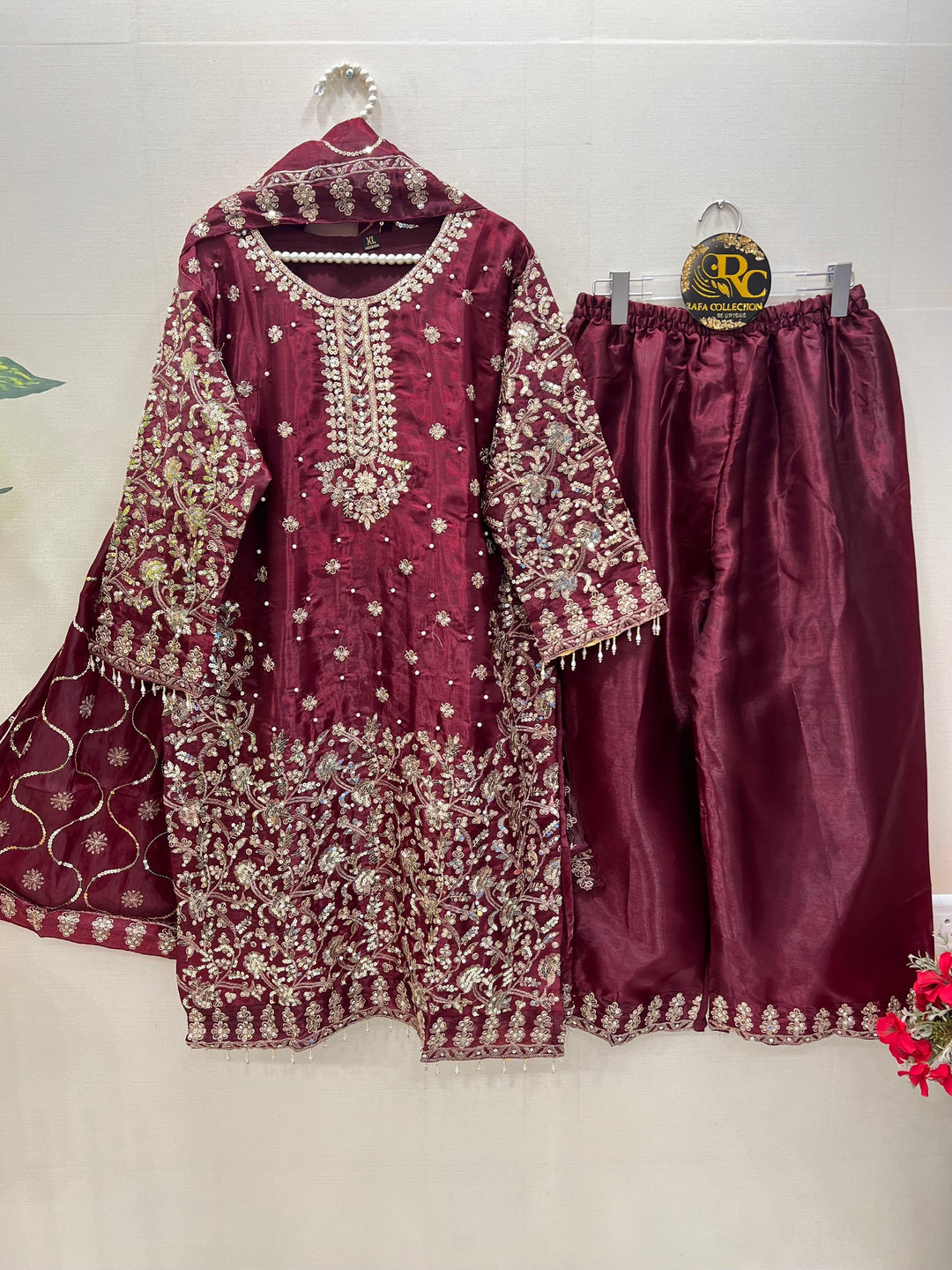 Sale Pakistani Suits
