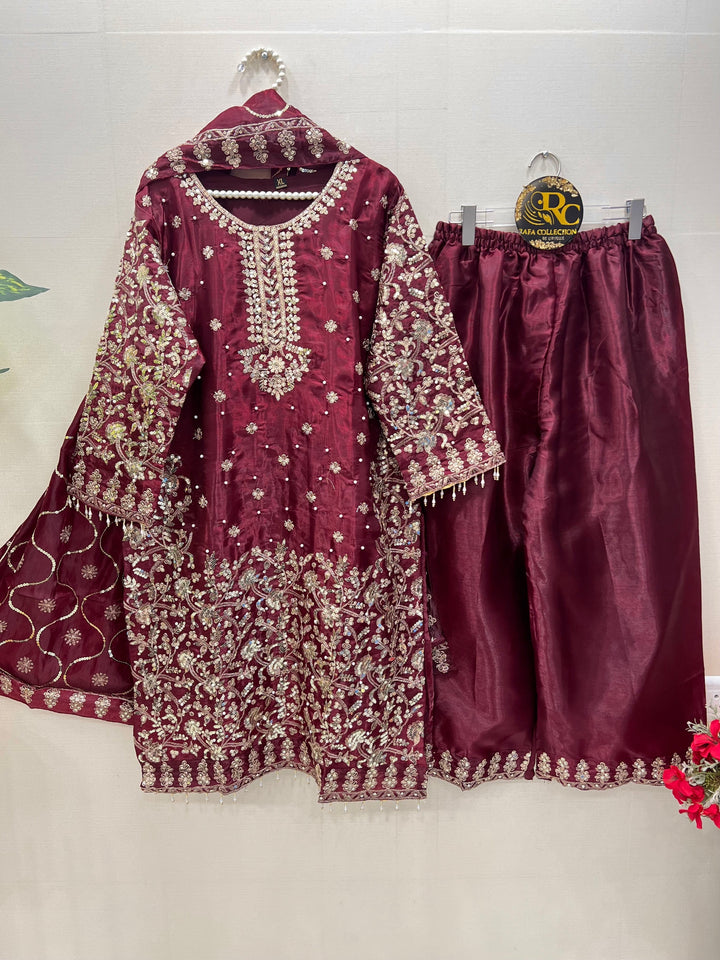 Sale Pakistani Suits