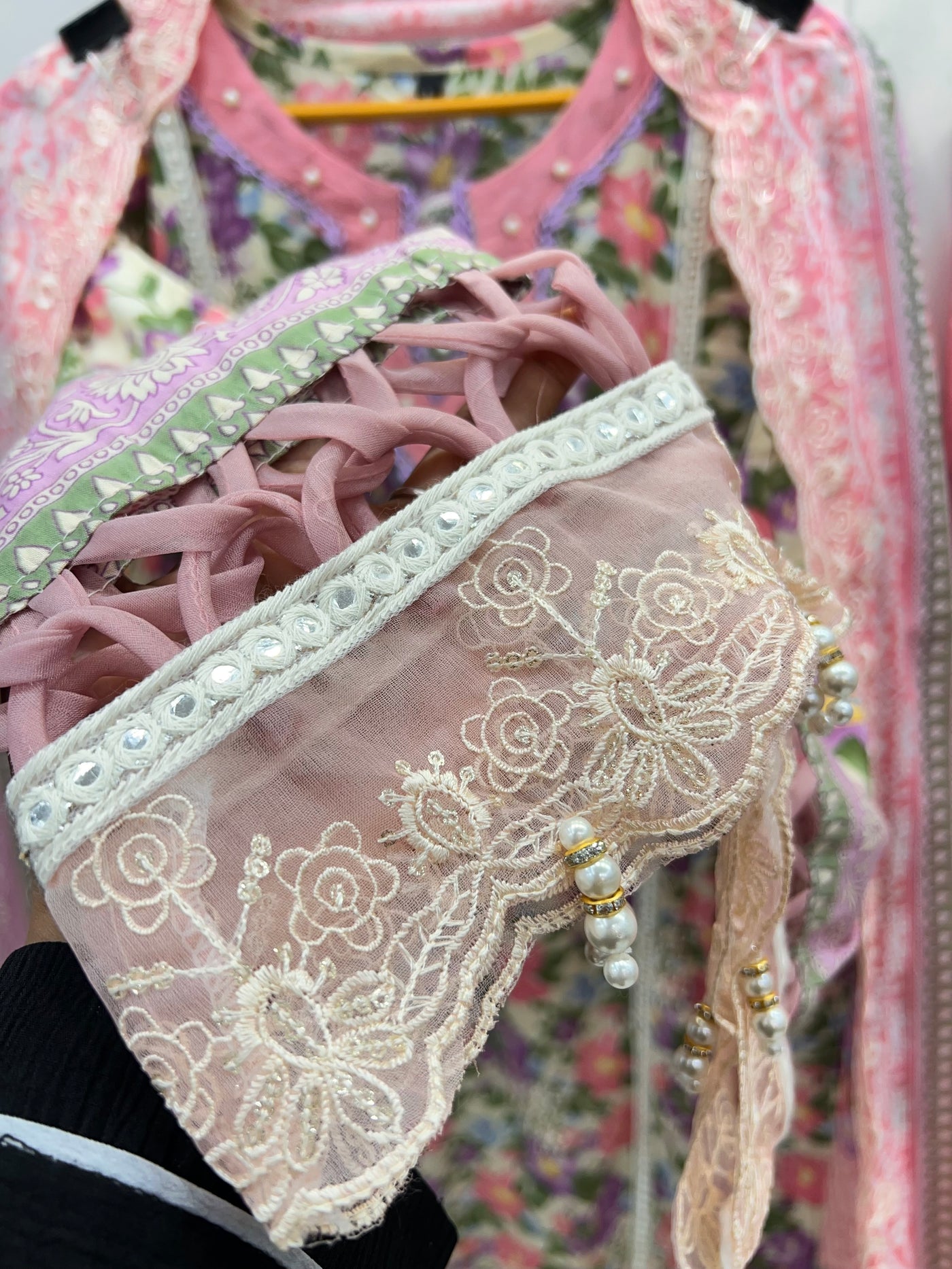 Farshi Pakistani suits 2590