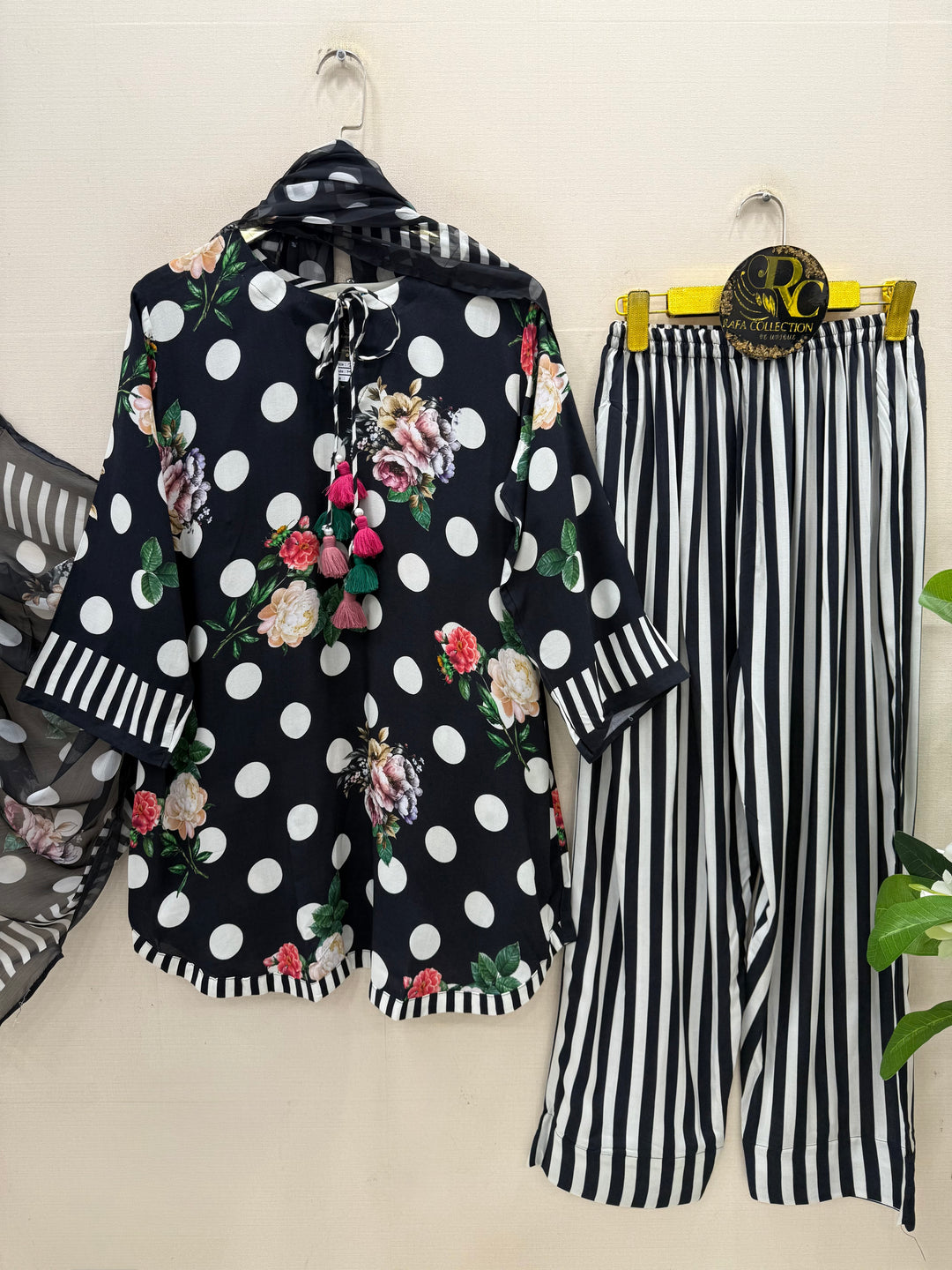 polka dot Pakistani Farshi suits