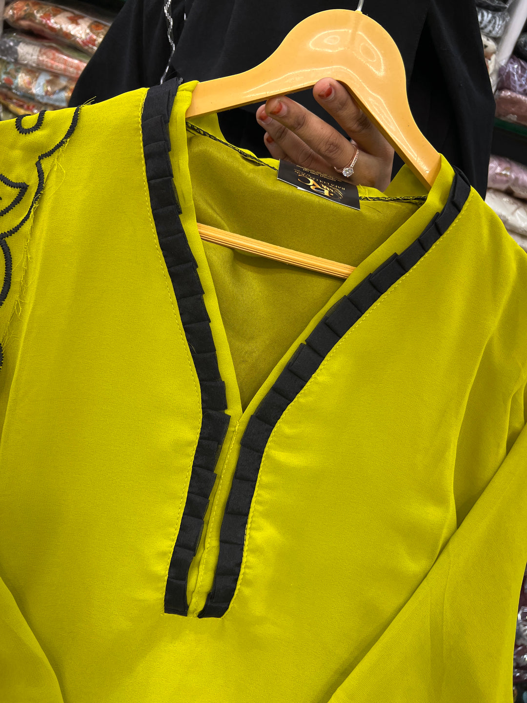 Pakistani formals suits 2852