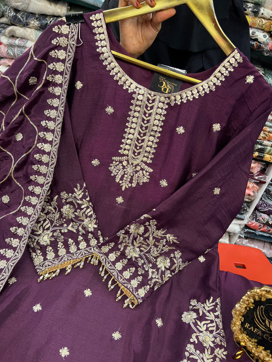 Party wear suits 3152