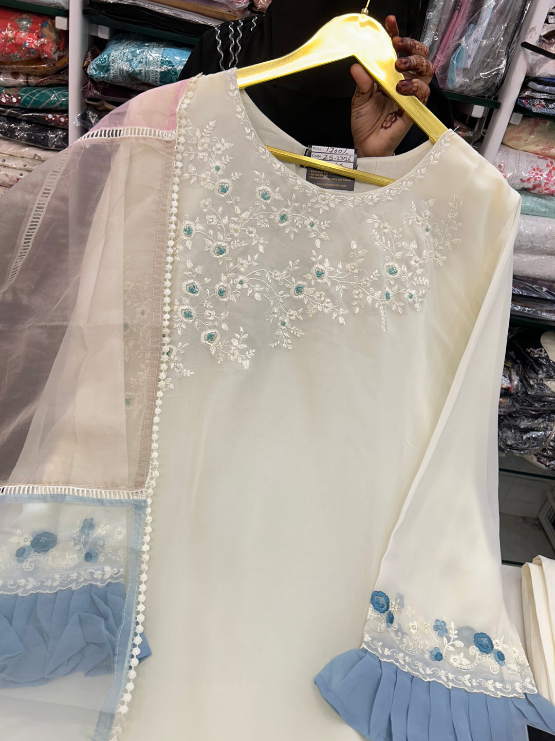 Pakistani formals 2376