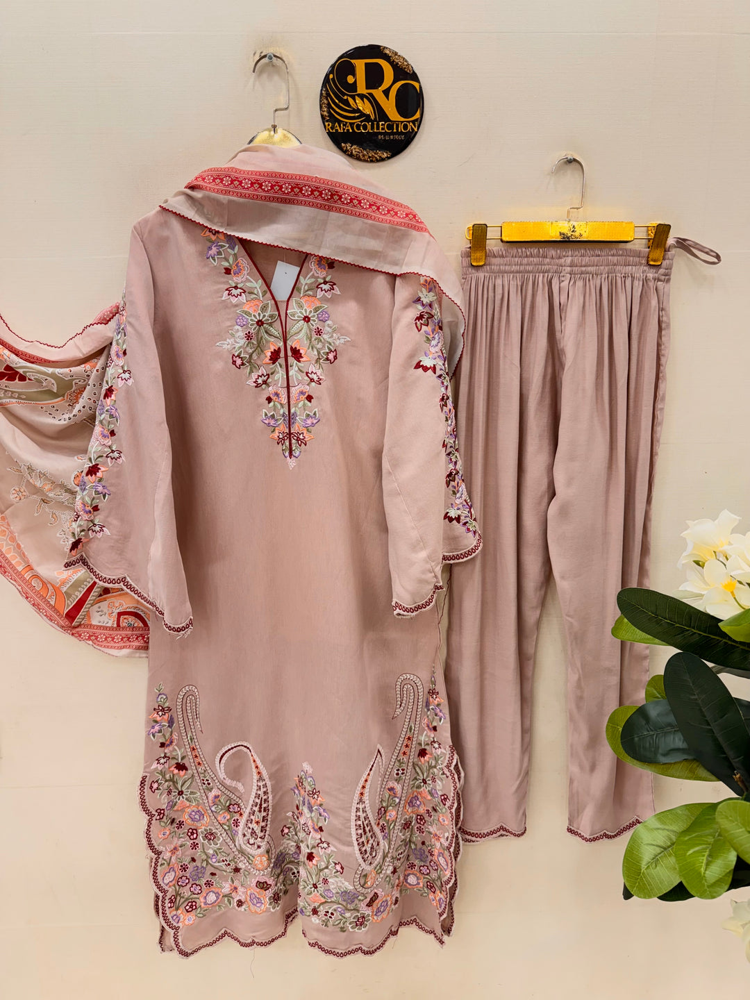 Pakistani Embroidered Suit’s