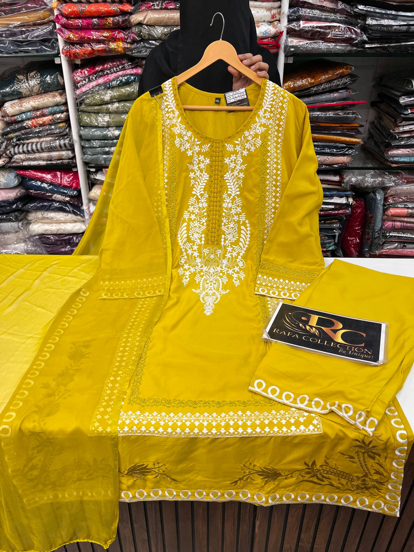 Embroidered suit 2555