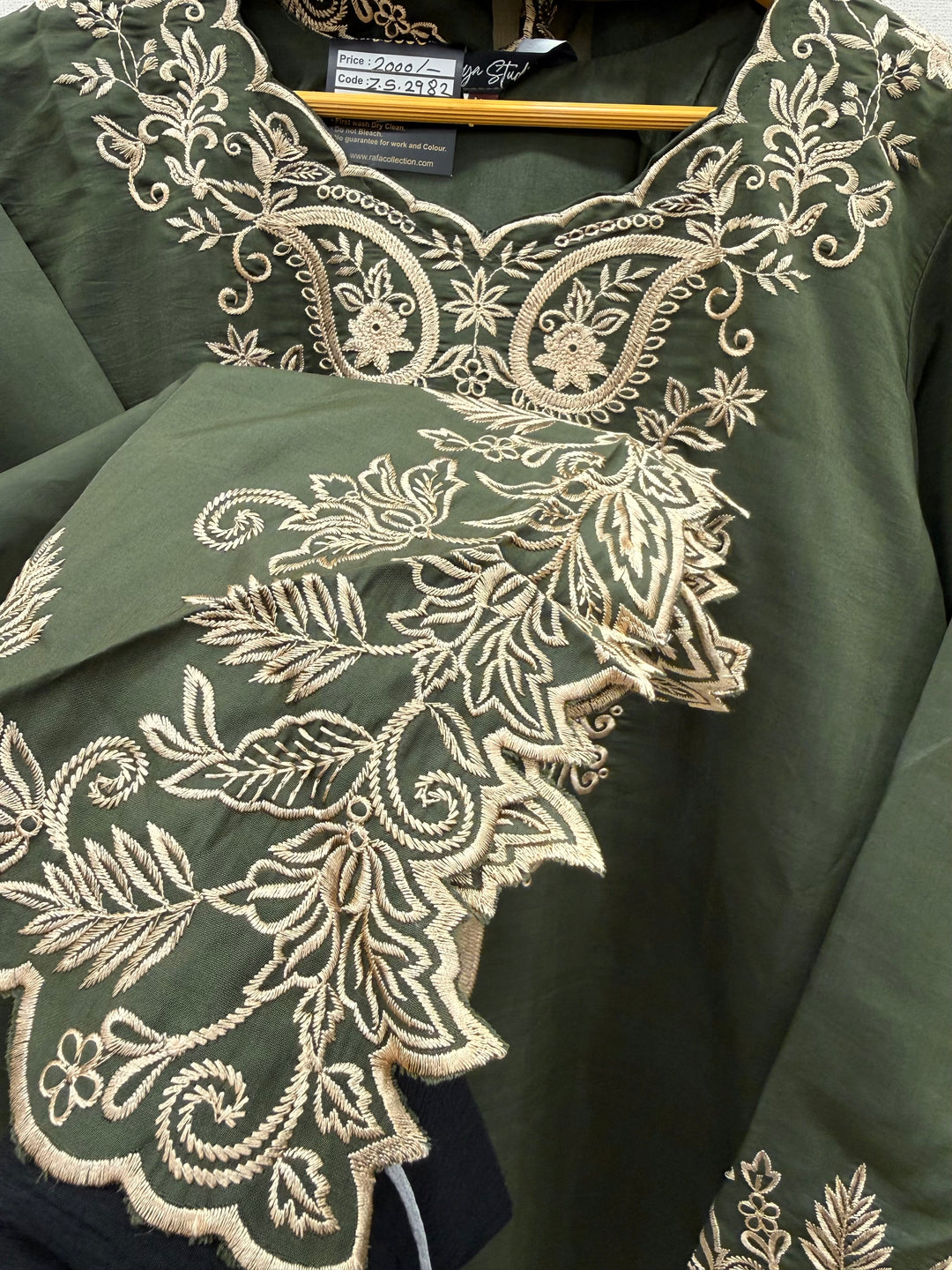 Pakistani cutwork suits 2982