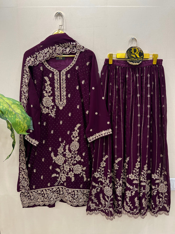 Zari work suits 2813