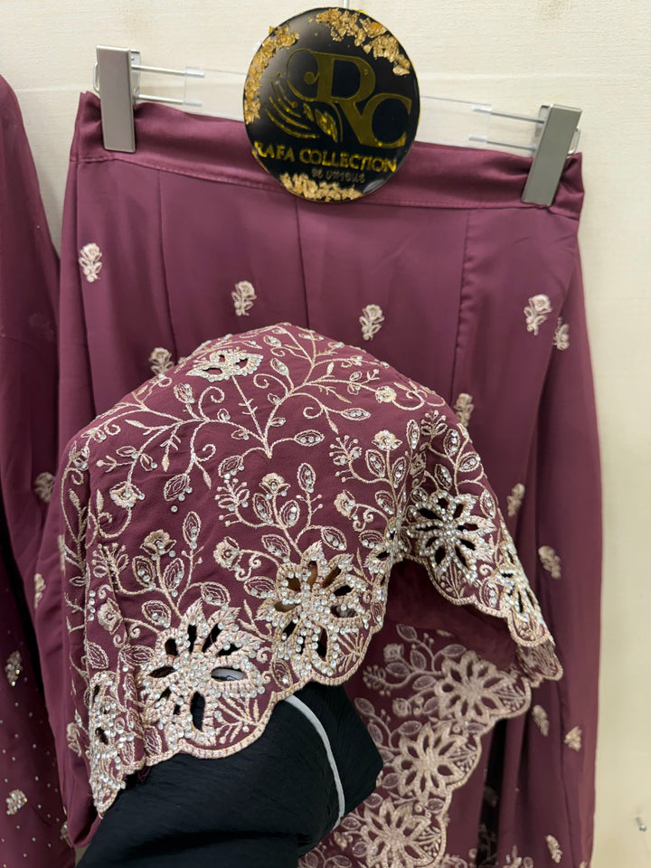 Pakistani party wear suits 2827