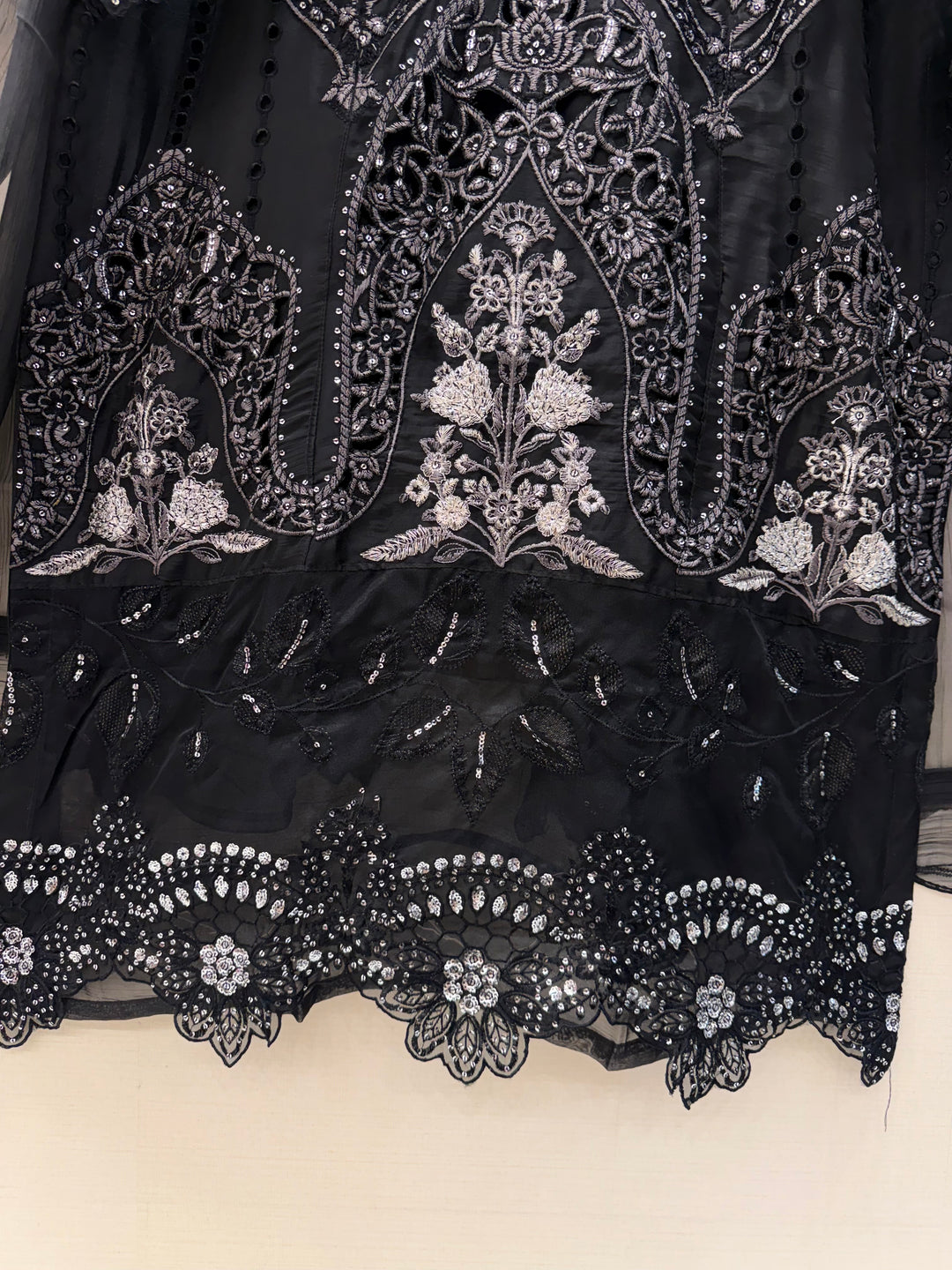 Pakistani Chinon suits