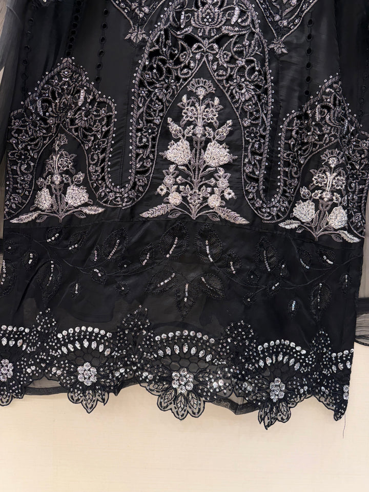 Pakistani Chinon suits