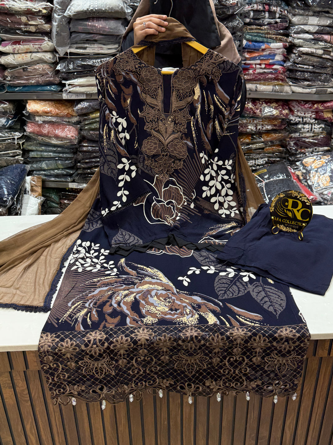 Pakistani formals suits 3104