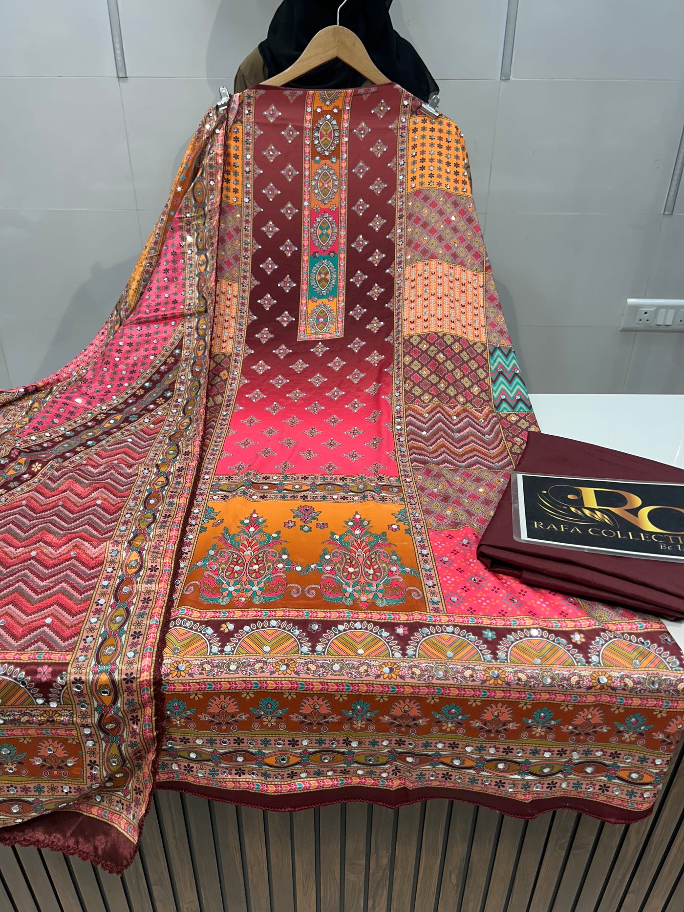 Multi colour mirror Suit 1282