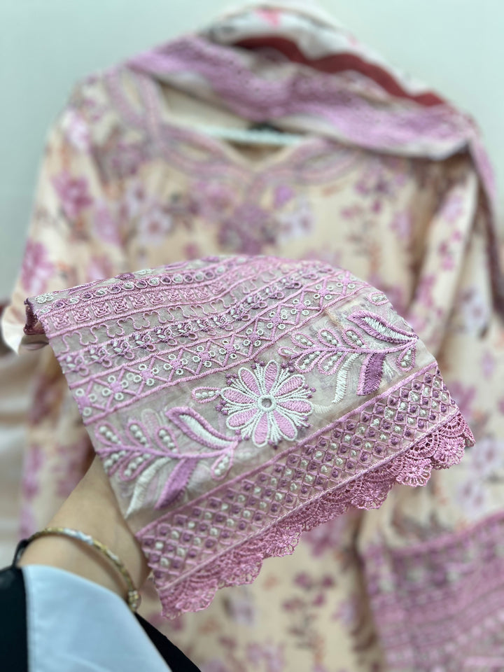 Pakistani embroidery Suits