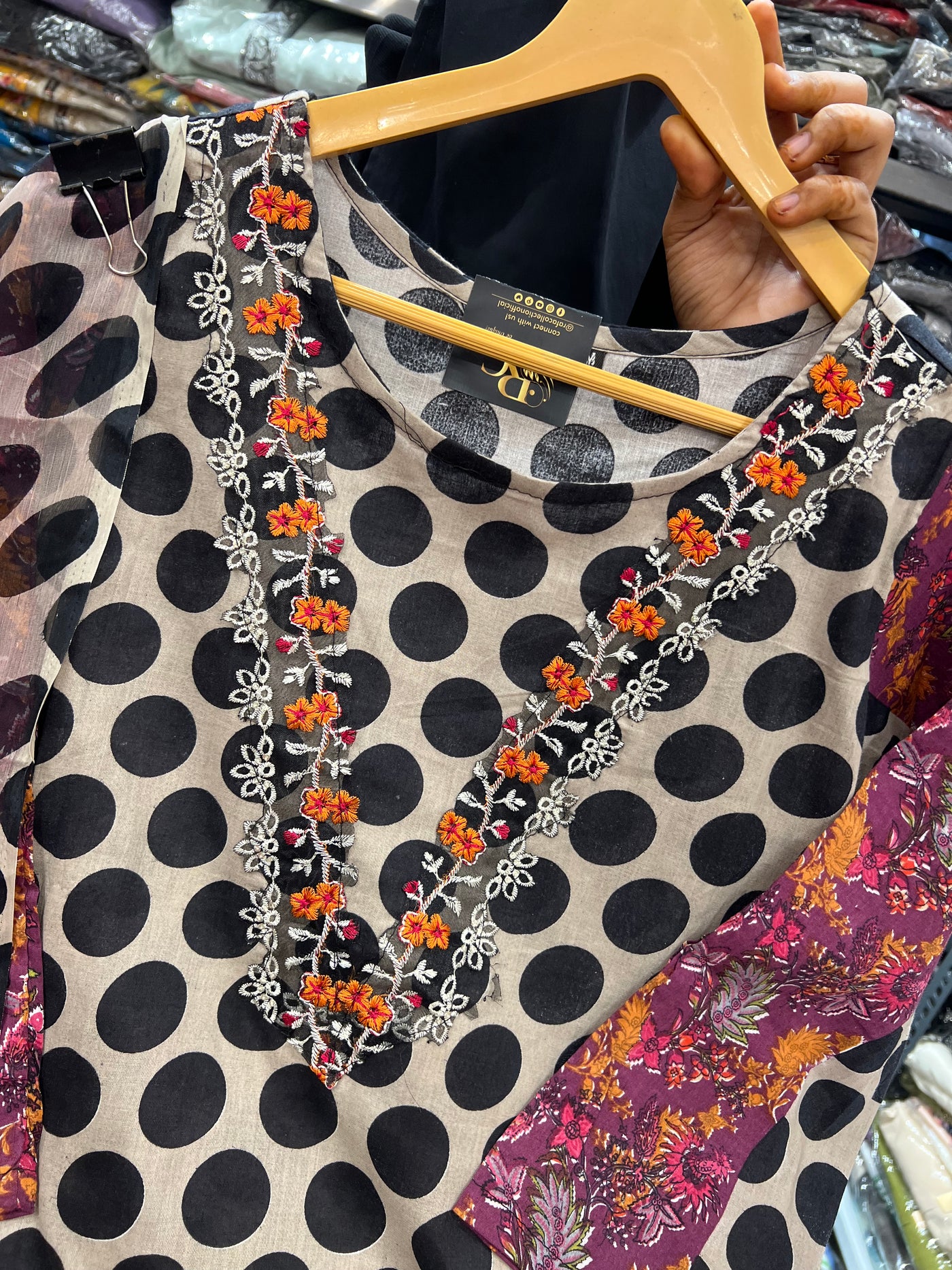 Pakistani formals suit 2628